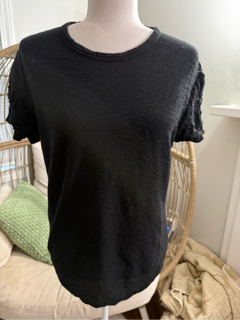 Arms Of Andes Women’s Medium Black Alpaca Wool Short Sleeve T-Shirt